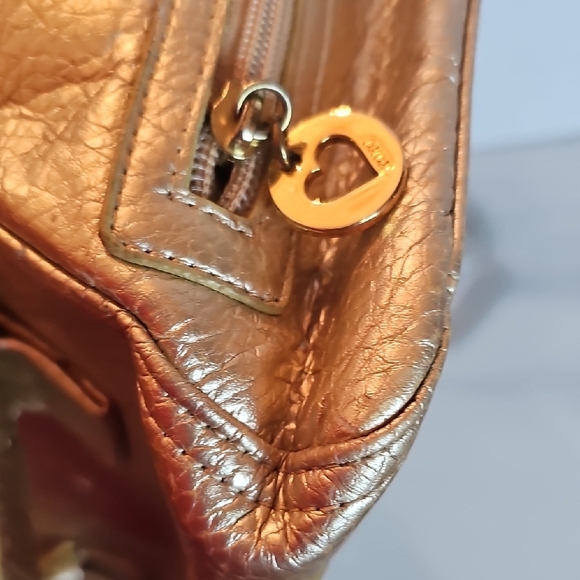 XOXO Metallic Gold Shoulder Bag - Picture 9 of 10